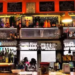 Sunflower Backpacker & Bar