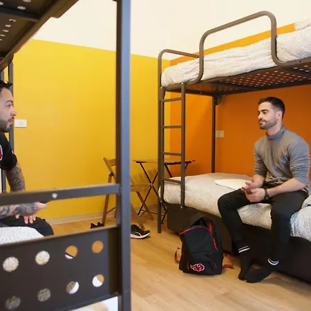 Sunflower Backpacker & Bar Hostel