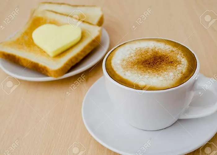 Sunflower Backpacker & Bar *