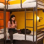אכסניה Sunflower Backpacker & Bar