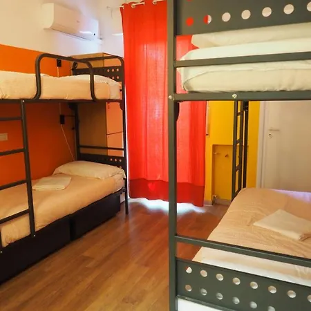Sunflower Backpacker & Bar Rimini