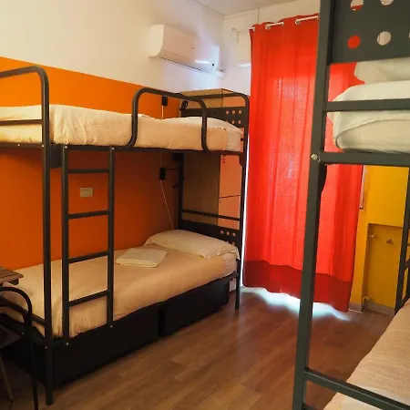 Sunflower Backpacker & Bar Hostel