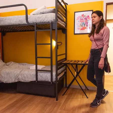 Sunflower Backpacker & Bar אכסניה רימיני