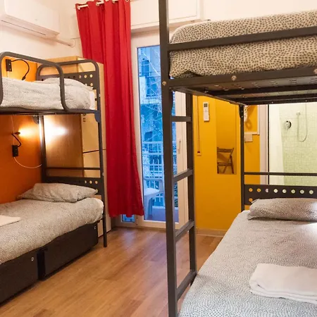 אכסניה Sunflower Backpacker & Bar *