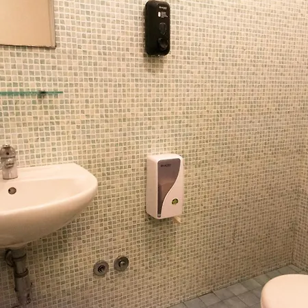 호스텔 Sunflower Backpacker & Bar 리미니