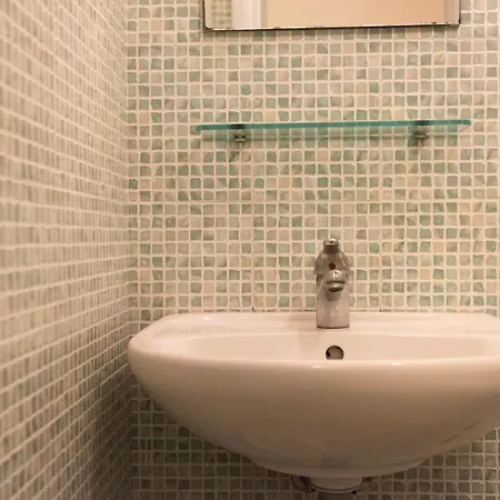 Sunflower Backpacker & Bar * 리미니