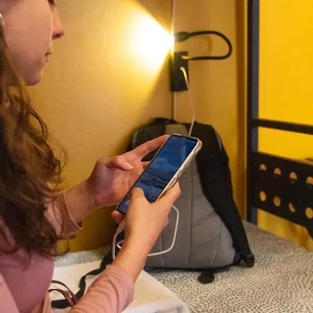 Sunflower Backpacker & Bar * 리미니