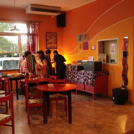 אכסניה Sunflower Backpacker & Bar *