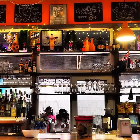 Sunflower Backpacker & Bar