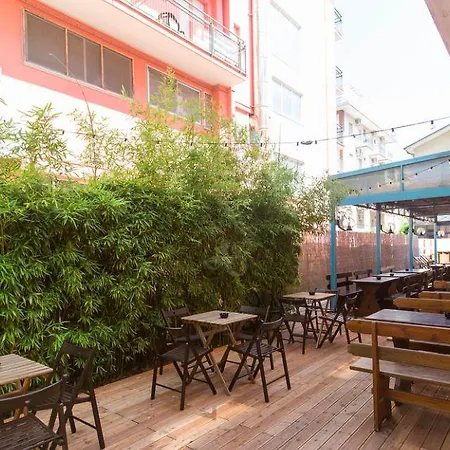 Sunflower Backpacker & Bar * 리미니