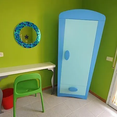 אכסניה Sunflower Backpacker & Bar *