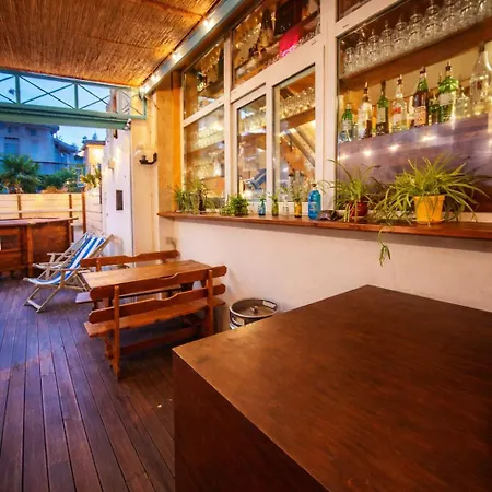 Sunflower Backpacker & Bar 호스텔 리미니
