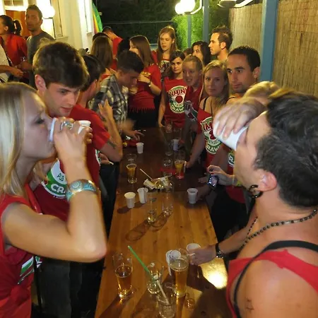 אכסניה Sunflower Backpacker & Bar רימיני