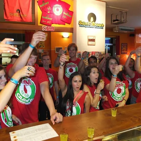 Sunflower Backpacker & Bar אכסניה רימיני