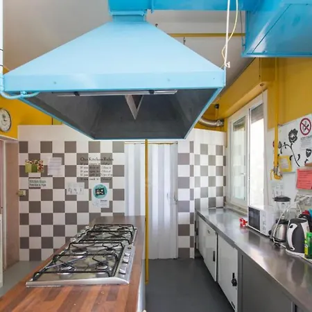 אכסניה Sunflower Backpacker & Bar רימיני