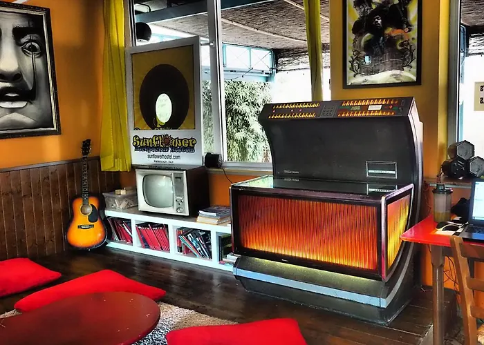 Sunflower Backpacker & Bar * Ρίμινι