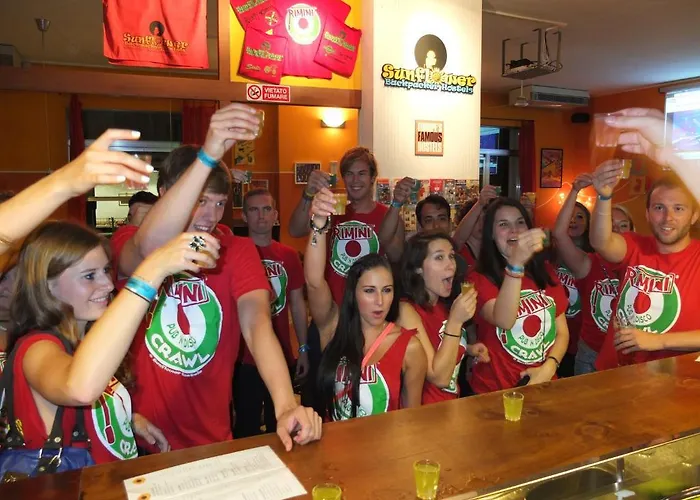 Sunflower Backpacker & Bar Hostel Ρίμινι