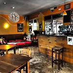 Sunflower Backpacker & Bar Rimini