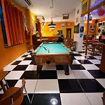 Sunflower Backpacker & Bar