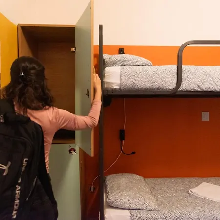 Auberge de jeunesse Sunflower Backpacker & Bar *
