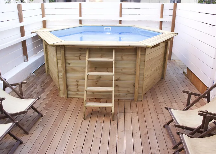 Sunflower Backpacker & Bar * 里米尼