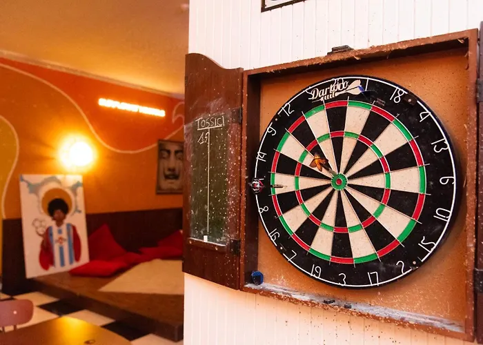 Sunflower Backpacker & Bar ريميني